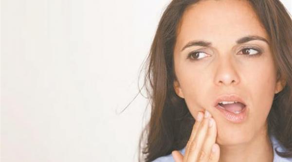 6 علاجات طبيعية لحساسية الأسنان