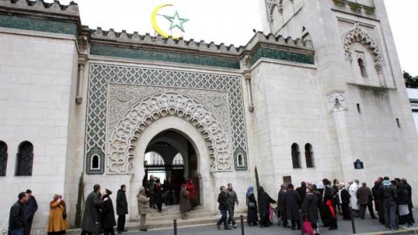 "كأس شاي" بالمساجد الفرنسية للتعريف بقيم التسامح في الإسلام