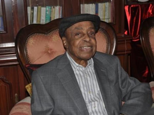 وفاة الشاعر السوداني محمد الفيتوري بالرباط