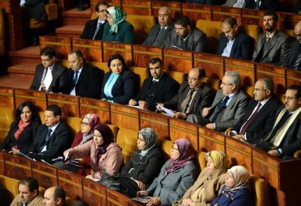 برلماني من البام يطالب نواب الأمة بالتخلي عن رواتبهم و العمل تطوعيا