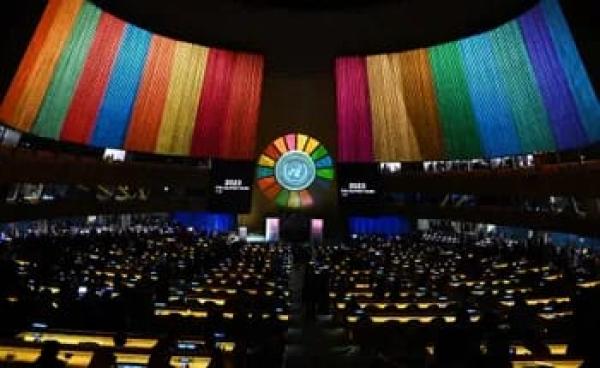 ردة فعل "أردوغان" من الألوان المستخدمة في قاعة الأمم المتحدة!