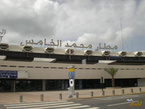 طبيب مغربي يفك إعتصاما دام ثلاث أيام بمطار محمد الخامس
