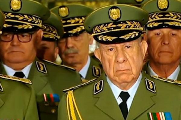 وفاة جنرال جزائري أثناء التحقيق معه في قضية تهريب زعيم البوليساريو إلى إسبانيا