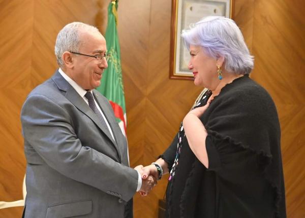 البرلمان الأنديني يدحض تصريحات رئيسة هذه الهيئة بالجزائر