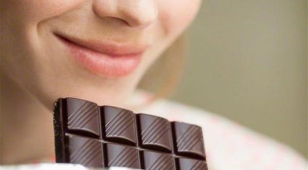 الشوكولا تحمي من تسمم الحمل