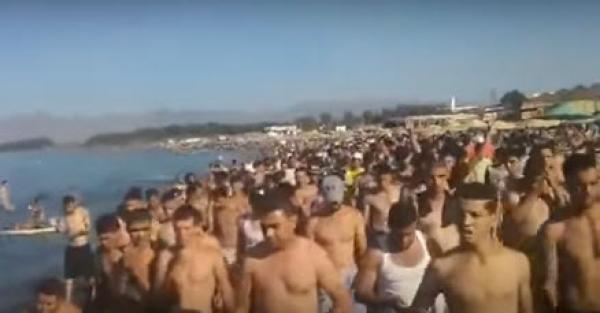 المسيرات الاحتجاجية البحرية تخيم على شواطئ الحسيمة والجميع ينتظر خطاب عيد العرش