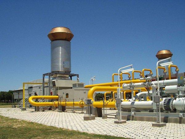 المغرب يشرع في خطة زيادة وارادات الغاز الطبيعي المسال