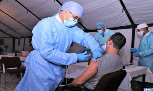 وزير الصحة يكشف حقيقة ما يروج حول "اللقاحات الفاسدة" بالمغرب