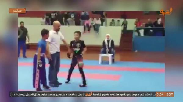 بالفيديو: كويتي يضرب طفلا مصريا هزم ابنه في “مباراة كاراتي”