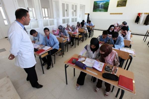 أساتذة أشباح مقيمون بأوروبا و يتقاضون أجورهم كاملة من المغرب
