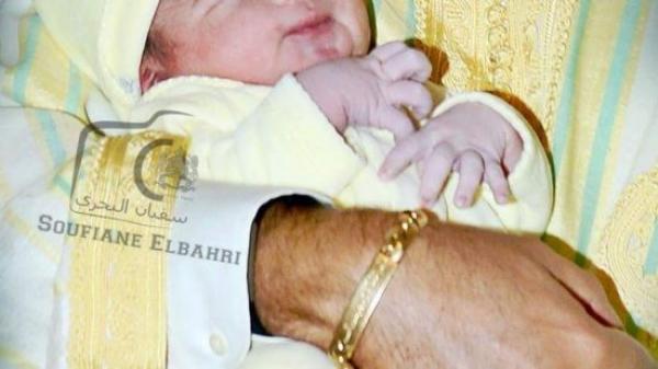 ظهور أول صورة للملك محمد السادس رفقة الأمير العلوي الجديد مولاي أحمد