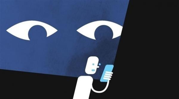"فيسبوك" تدفع لمشتركين مقابل التجسس على هواتفهم