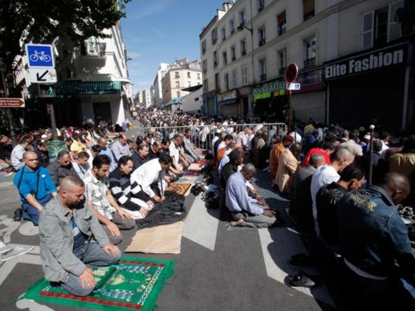 هدفها الهجوم على المساجد وتسميم الطعام الحلال.. تطورات جديدة في قضية جماعة فرنسية إرهابية كارهة للمسلمين