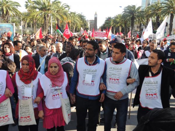 مغاربة يوقفون أشغال جلسة بمنتدى تونس دفاعا عن الوحدة الترابية‏