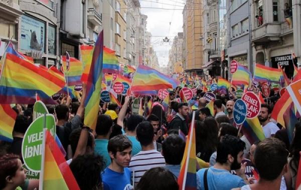 المثليون يستفزون السلطات في اسطنبول تزامنا مع عيد الفطر
