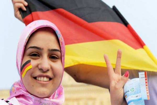 بعد تضرر صورة الإسلام في أوروبا، حمى منع الحجاب قد تصل إلى ألمانيا