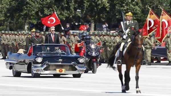 بعد عملية التطهير .. أردوغان يبدأ بتشكيل جيش تركيا الجديد