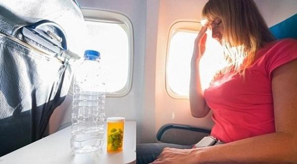 كيف تتجنب الإصابة بالزكام على متن الطائرة؟
