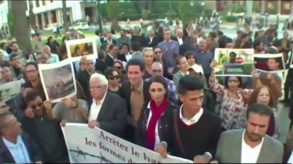 مغاربة يتظاهرون تضامنا مع المعطي منجب المُضرب عن الطعام