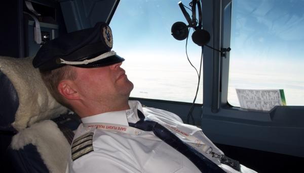 إندونيسيا تحقق في نوم طيار ومساعده خلال رحلة تجارية