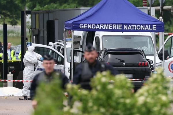 على شاكلة أفلام هوليود.. فرار سجين ومقتل ثلاثة حراس في هجوم على شاحنتهم شمال فرنسا