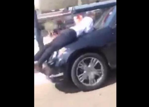 بالفيديو: شاهد ماذا فعل هذا الرجل لاسترضاء زوجته الغاضبة