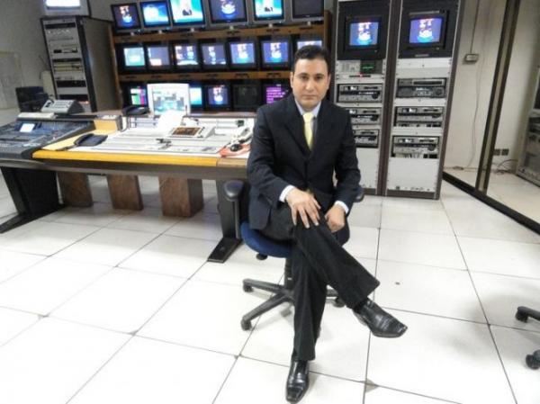 بالفيديو : راضي الليلي يعرض على ملك البلاد تفاصيل مثيرة في قضية طرده من القناة الأولى