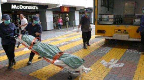 امرأة تبقى 24 ساعة جالسة في "ماكدونالدز" وهي ميتة
