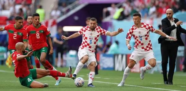 "الفيفا" يُعاقب المنتخب الكرواتي بسبب "انتهاكات" خلال مباراة الترتيب أمام المغرب