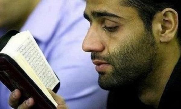 هل يصل ثواب قراءة القرآن للميت؟ وهل تجوز قراءة القرآن على القبر؟