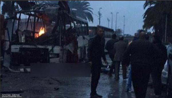 بالفيديو: 22 قتيلاً جراء انفجار حافلة لأمن الرئاسة بالعاصمة التونسية