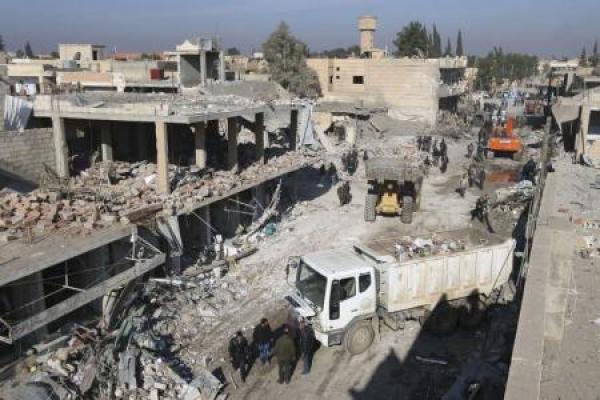 المرصد: النظام يقصف حلب بأكثر من 27 برميلاً متفجراً