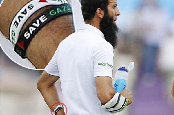 لاعب انجليزي يصر على ارتداء حمل شارة &quot;أنقذوا غزة&quot;