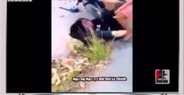 بالفيديو.. شاب يعتدي على فتاة بالضرب المبرح بالشارع