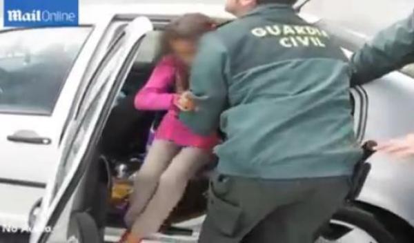 بالفيديو: مغربي يهرب ابنته إلى إسبانيا داخل حقيبة سفر و حكم قضائي غير متوقع