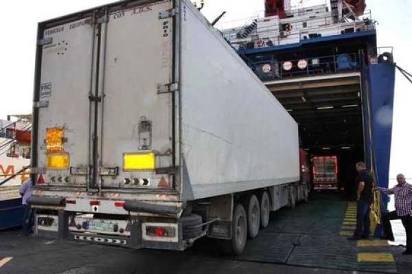 طنجة ..إحباط تهريب كمية كبيرة من المخدرات نحو أوروبا داخل شاحنة محملة بالخضروات