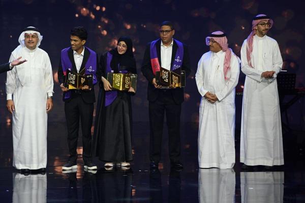 ويستمر التألق المغربي.. "سفيان البراق" ينتزع جائزة "قارئ العام" بالمملكة السعودية