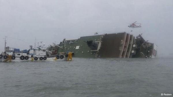قتيلان في غرق عبارة قبالة سواحل كوريا الجنوبية وانتشال 368 شخصا
