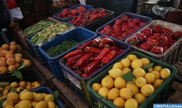 انخفاض في أسعار الخضر والفواكه والدجاج الحي بالأسواق المغربية