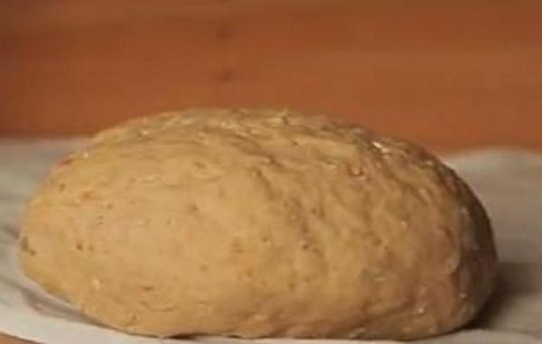 شاهد .. كيف يتم طهي أغلى «رغيف خبز» في العالم