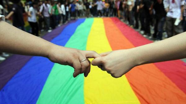 هل يستعد المغرب لإلغاء تجريمه للمثلية الجنسية إرضاء للفيفا ؟