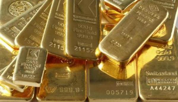 الذهب يستقر مع صعود الدولار وهبوط الأسهم