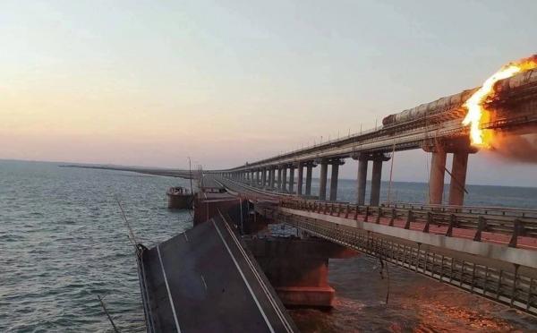 أول تعليق للرئاسة الأوكرانية على تفجير "جسر القرم"