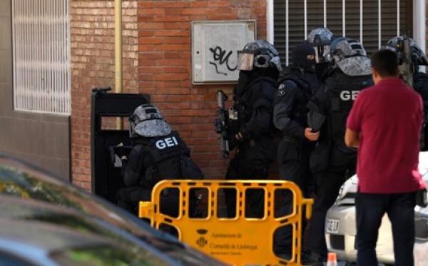 الشرطة الإسبانية تقتل جزائريا هاجم بسكين مركزا للشرطة