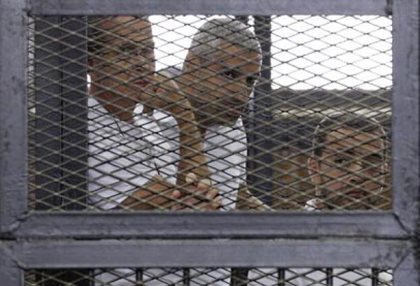 السجن من 7 الى 10 سنوات لصحافيي الجزيرة الثلاثة المتهمين بمصر