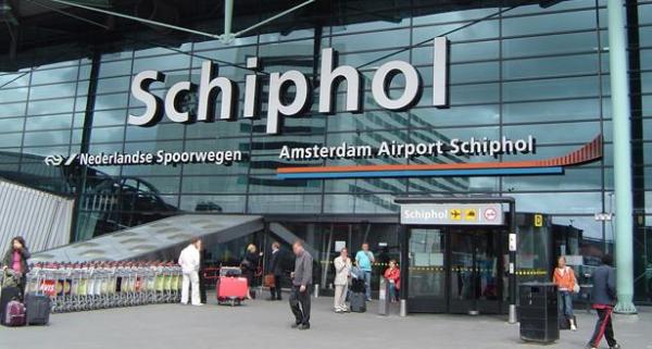 السلطات الهولندية تخلي مطار أمستردام وتطلق النار على شخص مسلح داخله