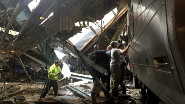 الولايات المتحدة: مقتل ثلاثة أشخاص في حادث اصطدام قطار بنيوجيرسي
