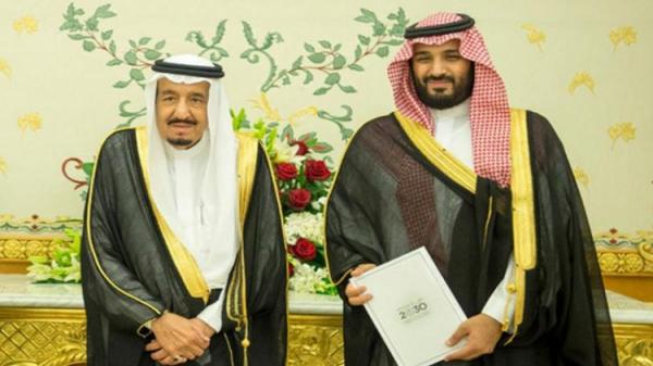 العاهل السعودي يفوض صلاحيات الحكم لنجله محمد بن سلمان قبل حلوله بمدينة طنجة
