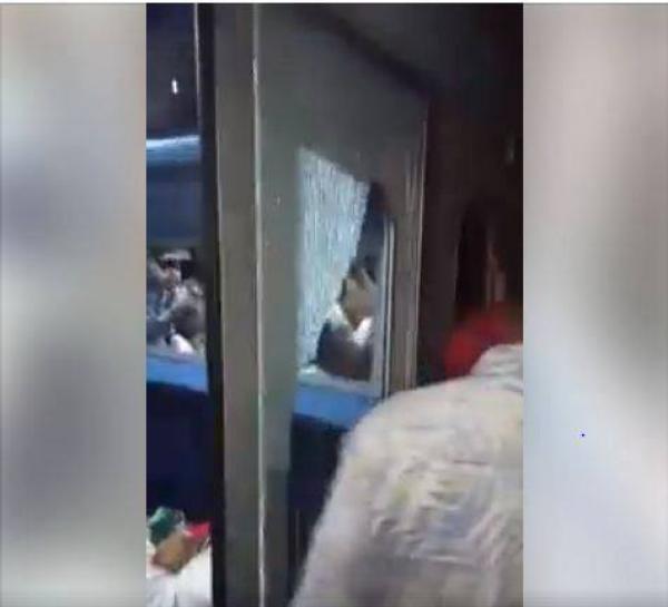 خطير:إصابات وسلب هواتف ذكية لمواطنين بالسيوف داخل القطار