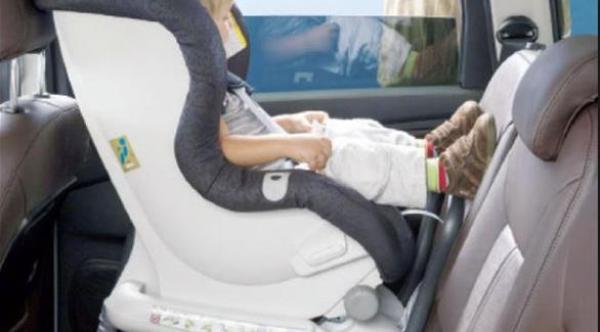 المقعد المُوجَّه للخلف...درع أمان لطفلك في السيارة